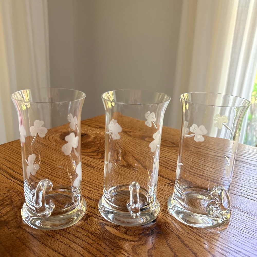 Vintage Set of 3 Clear Irish Cream Glass Mugs with shamrock Etching - Picture 8 of 13